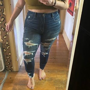 NWT American Eagle curvy distressed jeans